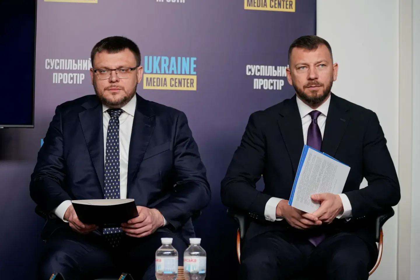 Percheziții la vârful puterii de la Kiev: adjunct al lui Zelenski și parlamentari, vizitați de procurorii anticorupție