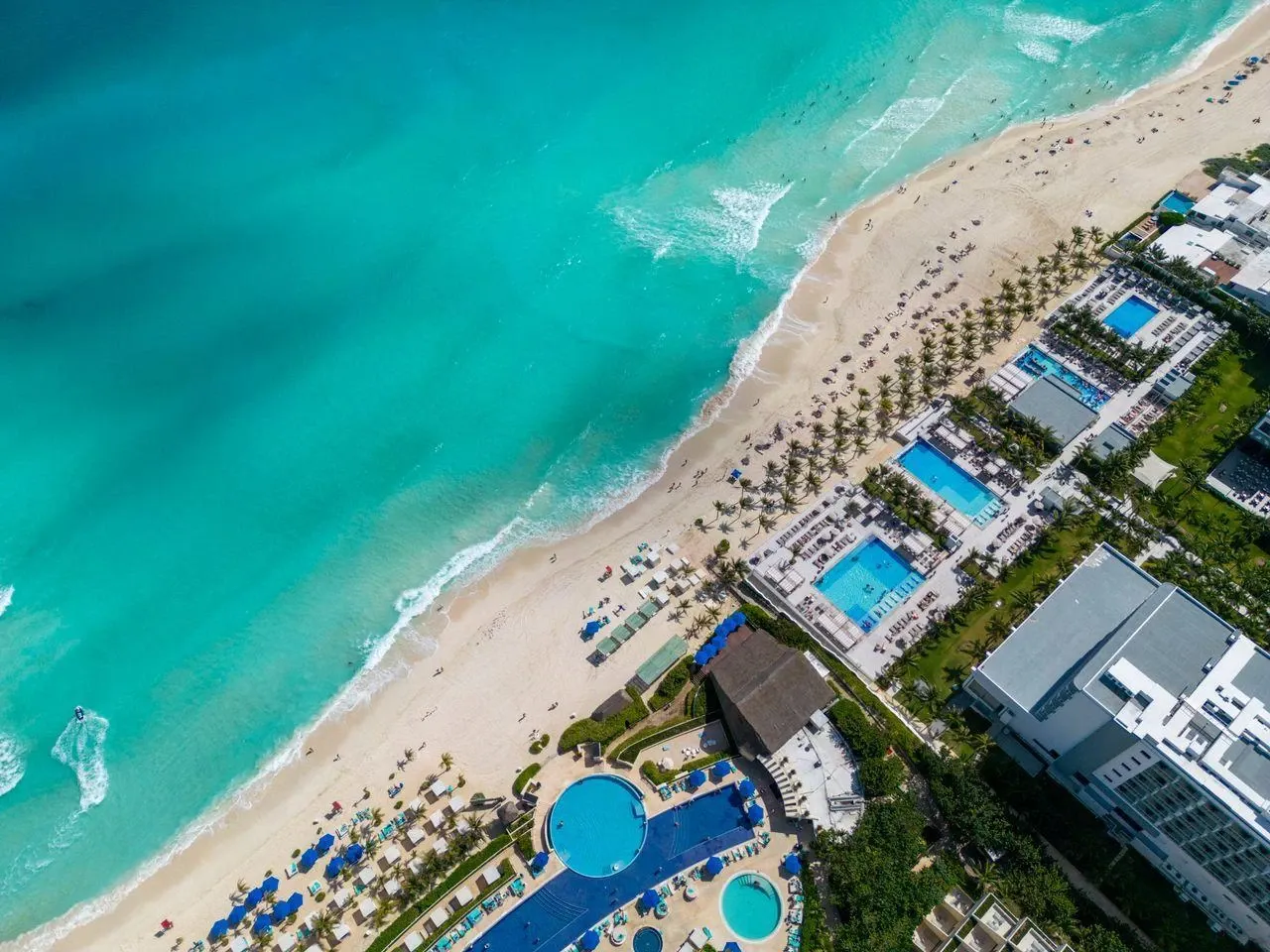 Un sejur în Cancun se schimbă după adresa hotelului: zonele potrivite pentru plajă, excursii și viață de noapte