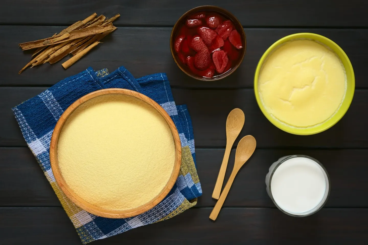 Ingredientul secret care face grișul cu lapte mai cremos și mai gustos