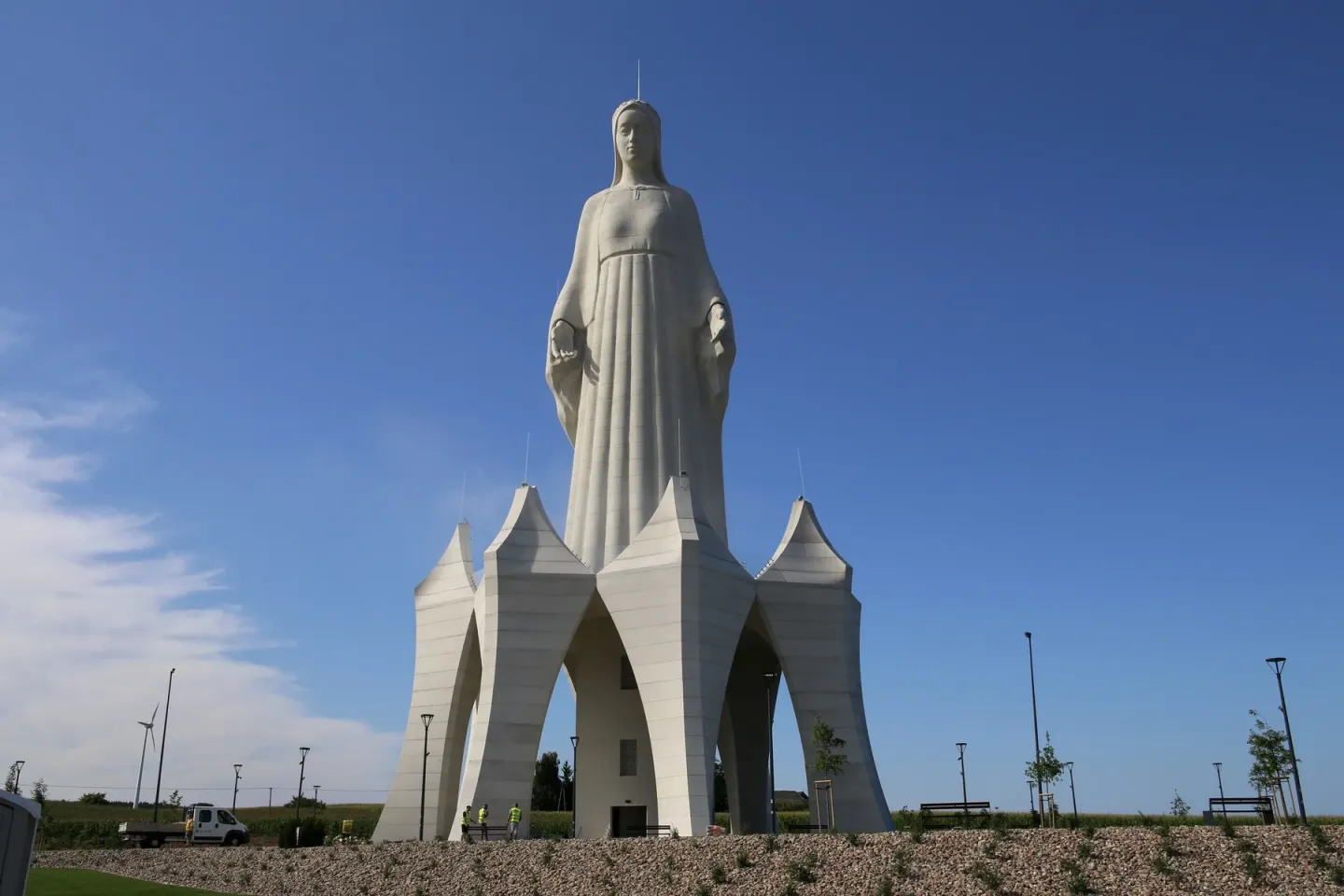 Cea mai înaltă statuie a Fecioarei Maria din Europa, inaugurată în Polonia: imagini uimitoare VIDEO 