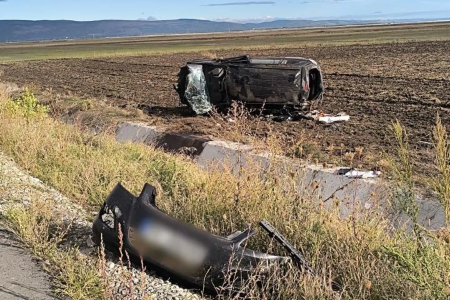Accident pe DJ 203C, în județul Buzău. Șapte persoane au fost rănite, după ce o mașină s-a răsturnat în afara carosabilului