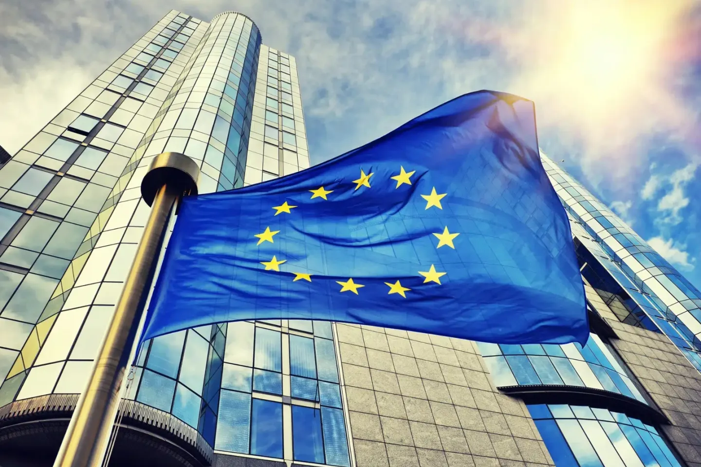 UE deblochează încă 3,3 miliarde de euro pentru apărarea Ucrainei. Fondurile sunt destinate în principal achiziției de drone și rachete