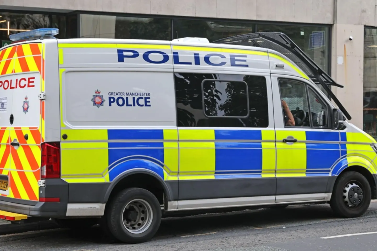Atac cu acid în centrul Manchester. Un adolescent a suferit răni „care i-ar putea schimba viața”