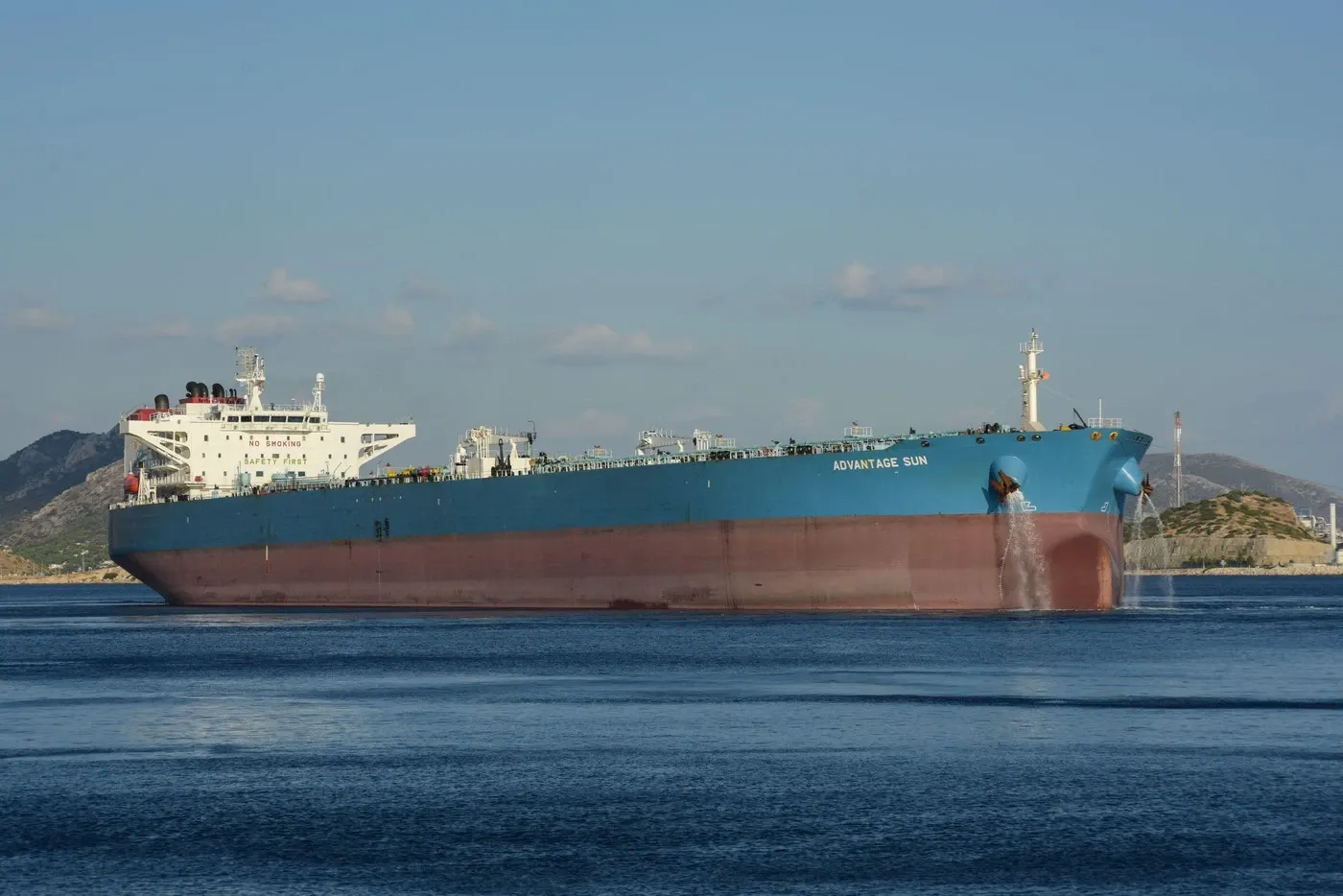 SUA anunță distrugerea a trei petroliere iraniene, după un presupus atac asupra unor nave militare americane