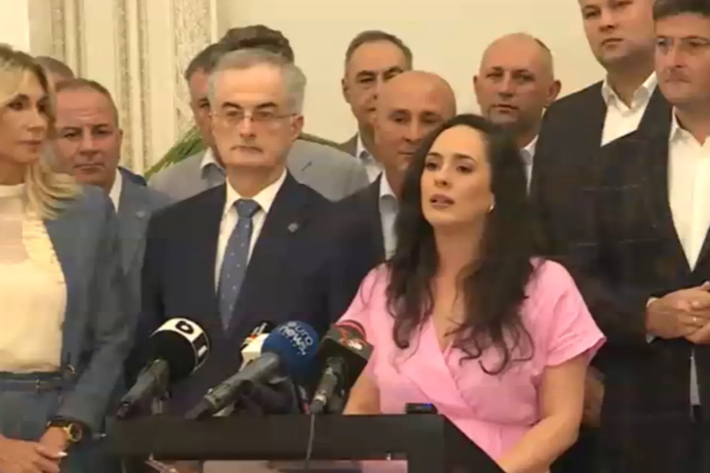 PNL și USR bat palma în Parlament. Ce vor să schimbe și ce au sesizat la CCR