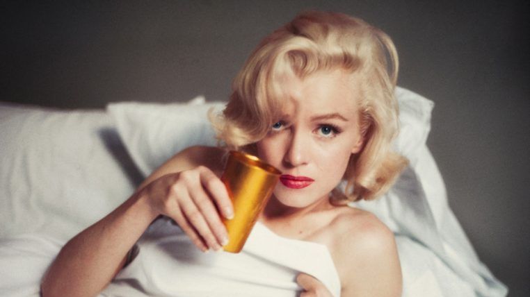 Catherine Deneuve publică un volum despre viața lui Marilyn Monroe. Cartea va fi lansată miercuri