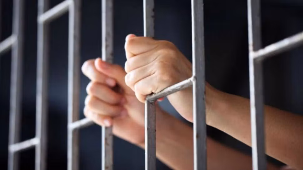 Suedia vrea să-i bage la închisoare pe adolescenți încă de la 13 ani