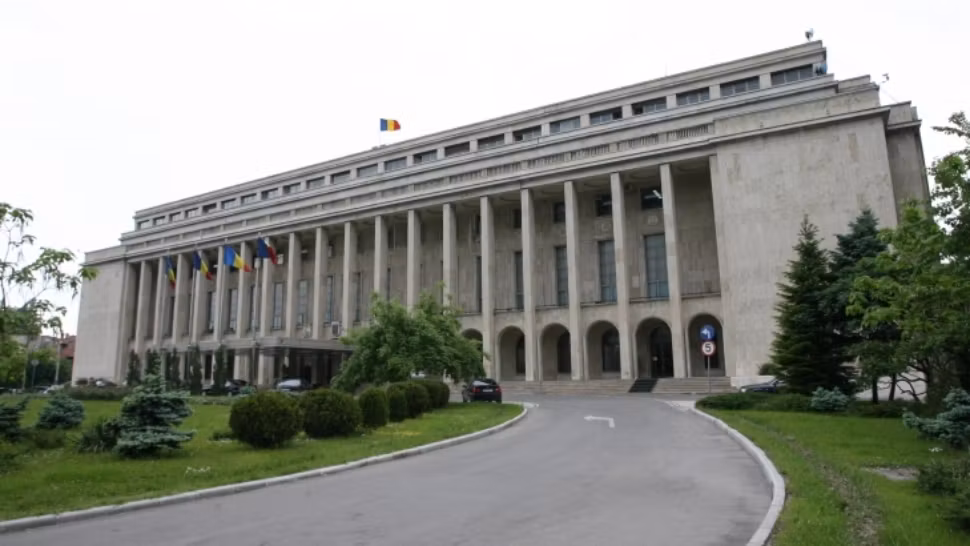 Două zile până la cel mai mare protest din fața Guvernului. Revoltă împotriva taxelor uriașe, românii ies în stradă