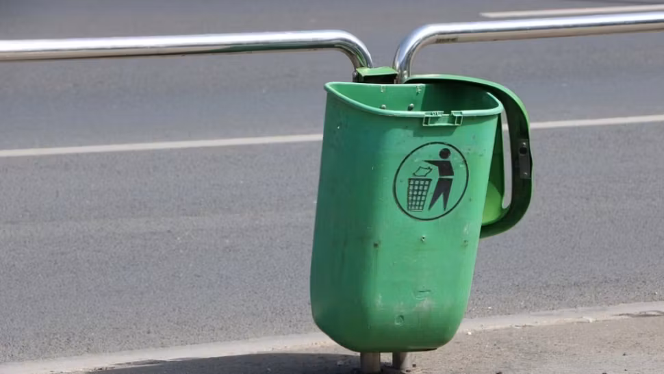 Facturi mai mari la gunoi pentru locuitorii din Sectorul 3. Primăria vrea să introducă sistemul „Plătește pentru cât arunci”