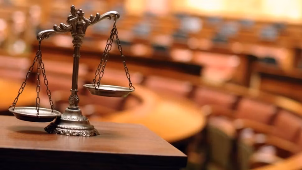 Președinții Tribunalelor din țară acuză o „demonizare” a magistraților și critică dur noua lege a salarizării