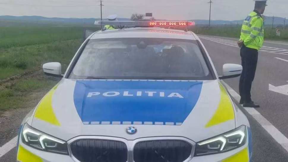 Șofer prins cu 215 km/h pe Autostrada A1, deși avea permisul expirat. Amenzi de peste 5.000 de lei