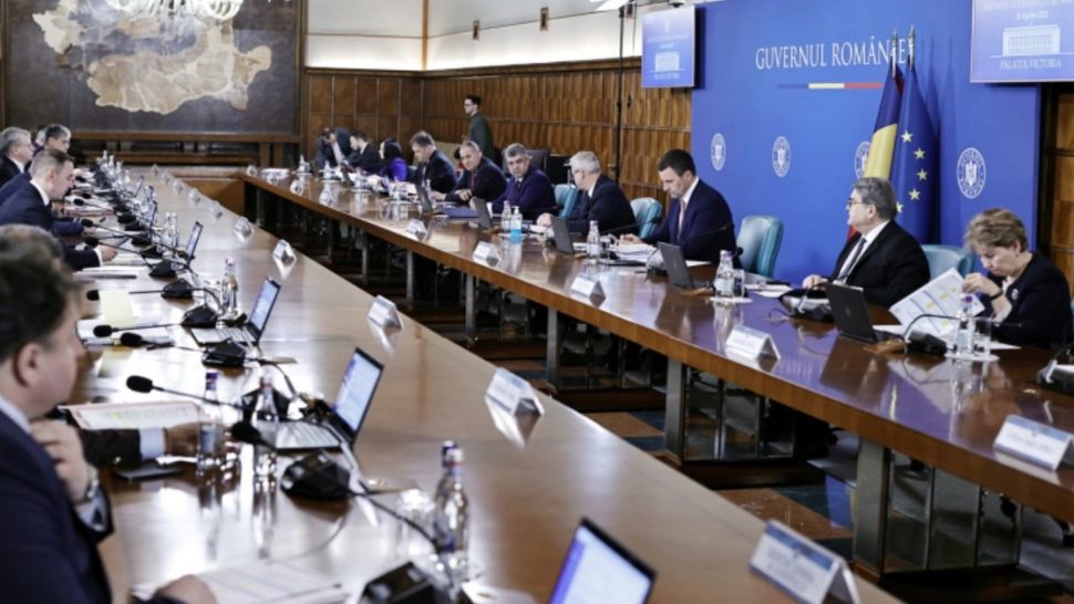 Ședință extraordinară de guvern, cu doar câteva ore înainte de votul moțiunii de cenzură