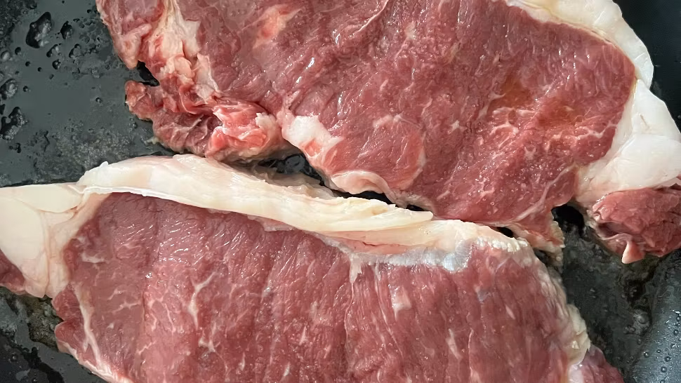 Consumul excesiv de carne poate afecta aceste organe. Ce susțin specialiștii