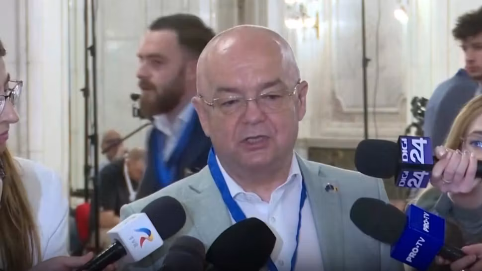 Emil Boc: ”Nu trebuie să excludem alegerile anticipate”
