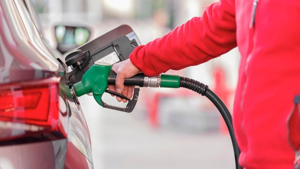 Benzina urcă din nou peste 8 lei: primele scumpiri după seria de ieftiniri din ultimele săptămâni