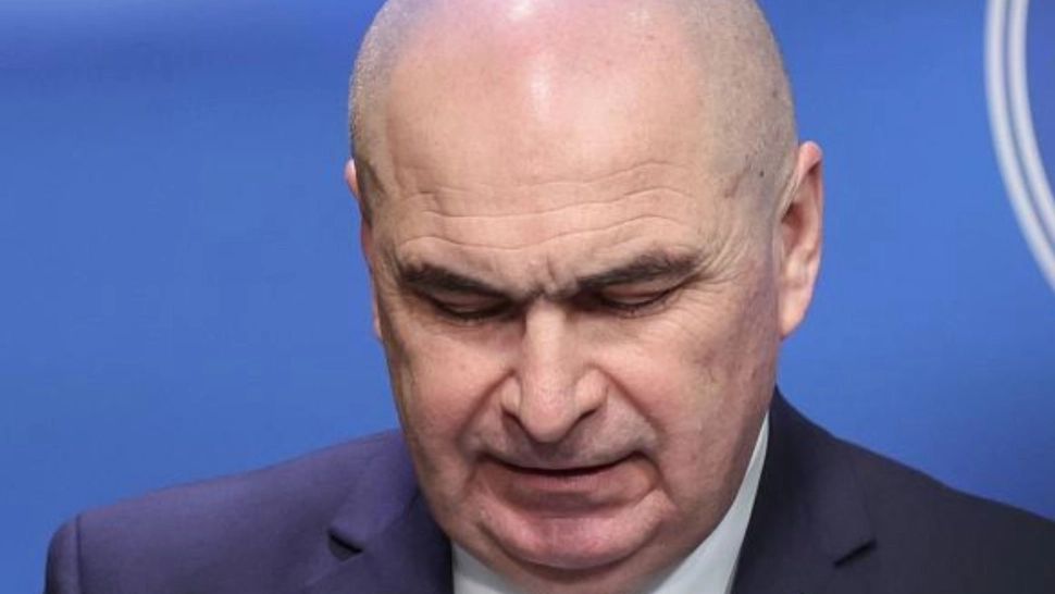 Negocieri pe ultima sută de metri pentru voturile din Parlament. Este disperare mare în tabăra lui Bolojan