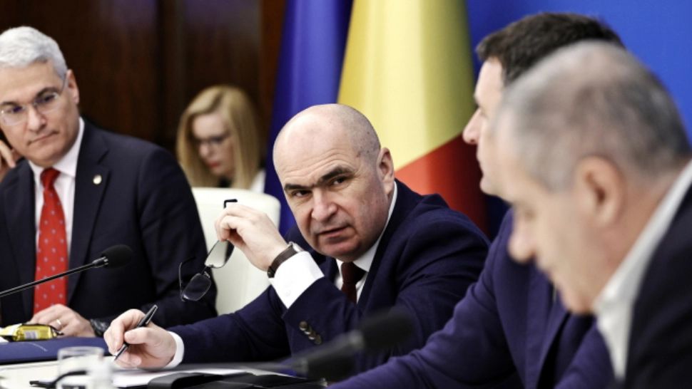 Moțiunea Bolojan: Ce se întâmplă dacă pică Executivul sau dacă supraviețuiește votului
