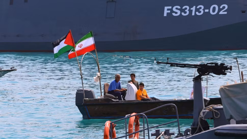 Strâmtoarea Ormuz, sub asediu: Focuri de armă raportate în timpul tranzitului unor nave. Ce se întâmplă în acest moment