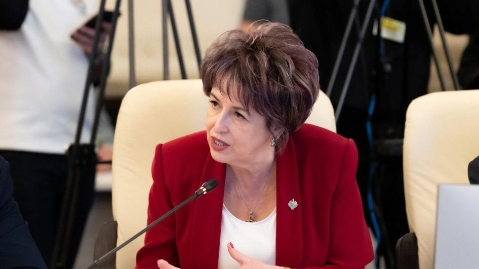 Niculina Stelea (senator AUR): „România, în fața unei catastrofe demografice fără precedent. Guvernul tace în timp ce natalitatea scade alarmant”