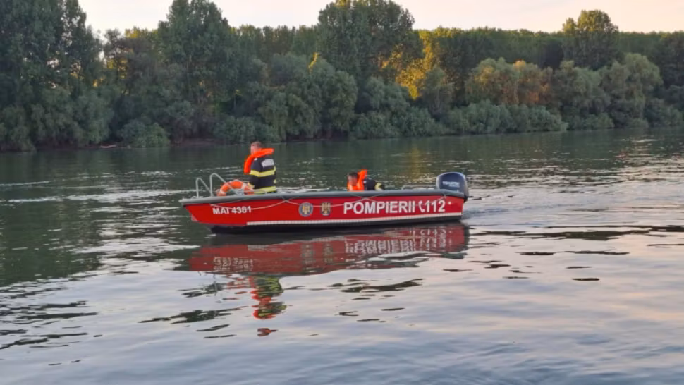 Intervenție de urgență în Buzău: o femeie și un bărbat au căzut dintr-o barcă
