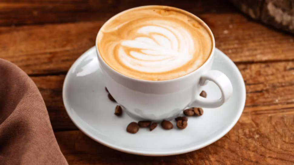 Cafeaua servită în cafenele, restaurante și hoteluri nu va mai fi la fel. UE scoate din joc pliculețele de zahăr și mini-porțiile de lapte