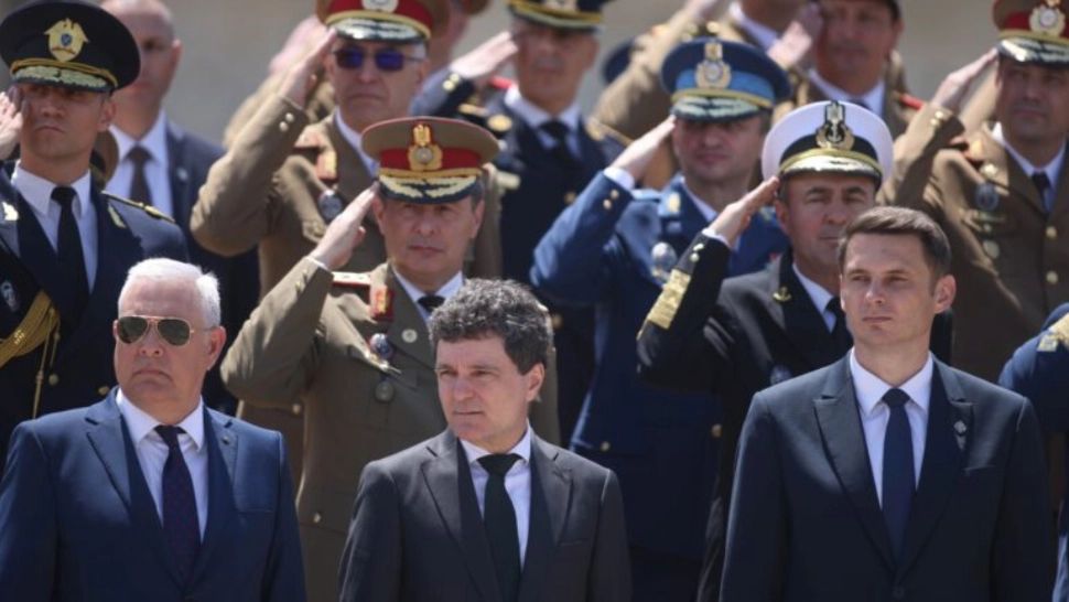 Nicușor Dan, mesaj de Ziua Forțelor Terestre: Vom continua să modernizăm Armata României şi să încurajăm cariera militară