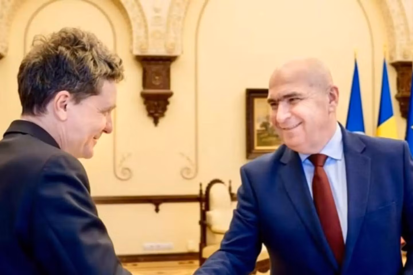 Nicușor Dan este aproape sigur că moțiunea va trece. Singura soluție este ca Bolojan să facă pasul înapoi – SURSE