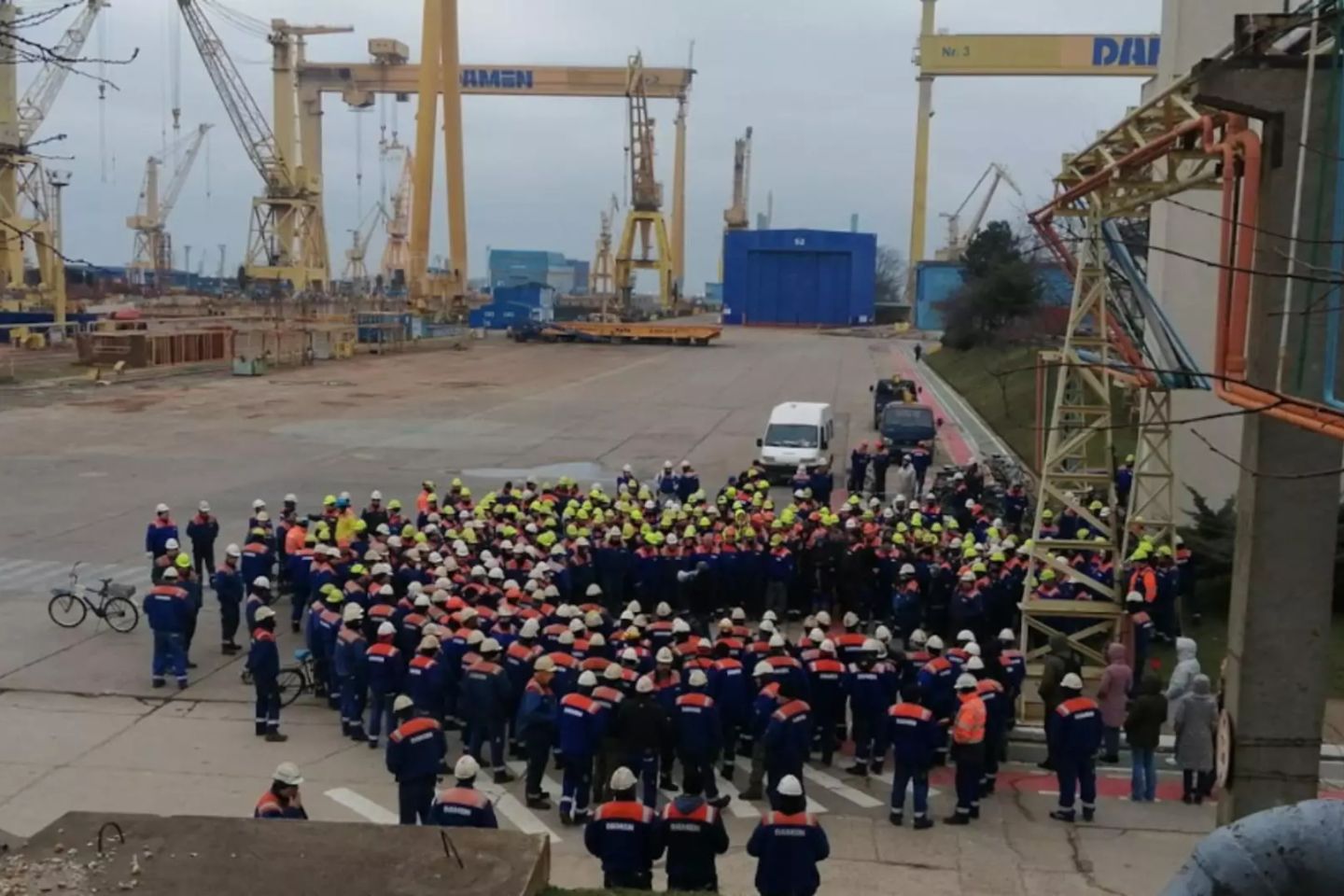 Sindicatul de la Damen Mangalia a atacat în instanță decizia de blocare a plății restanțelor salariale