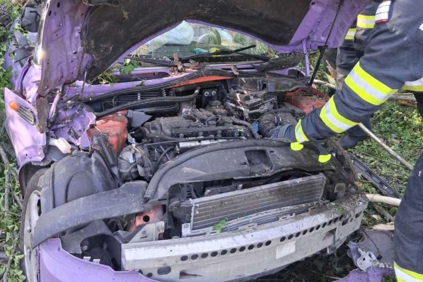Accident tragic în Giurgiu. Tânără de 18 ani, moartă după ce mașina în care se afla a derapat și a ieșit de pe șosea-FOTO