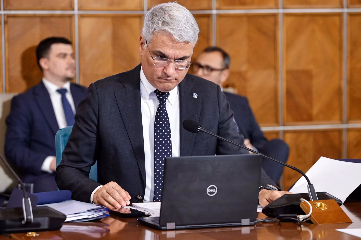Ministrul Dragoș Pîslaru se plânge de salariu: „Sunt întreținut de soție!”
