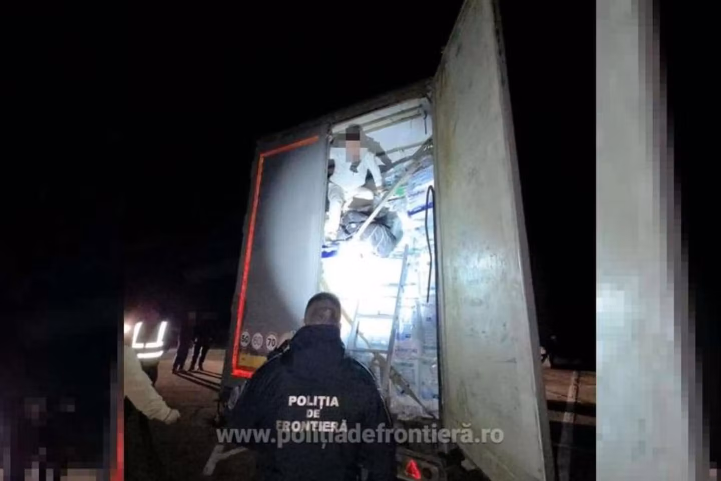 Doi cetățeni turci, descoperiți ascunși într-un camion la Giurgiu. Încercau să intre ilegal în România 