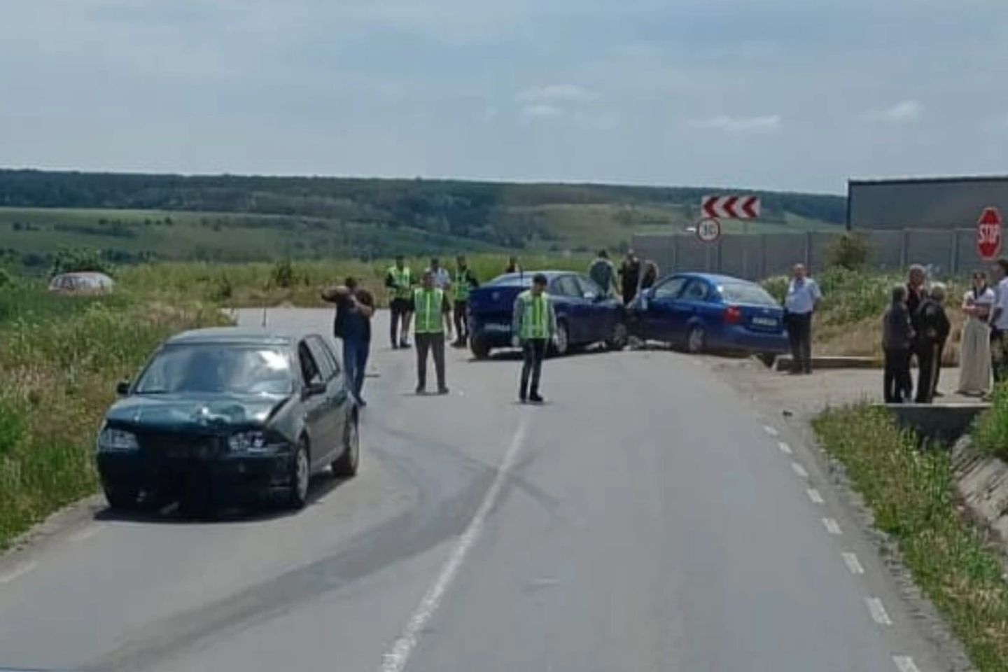 Carambol în județul Olt. Patru persoane, între care și o minoră, au fost rănite 