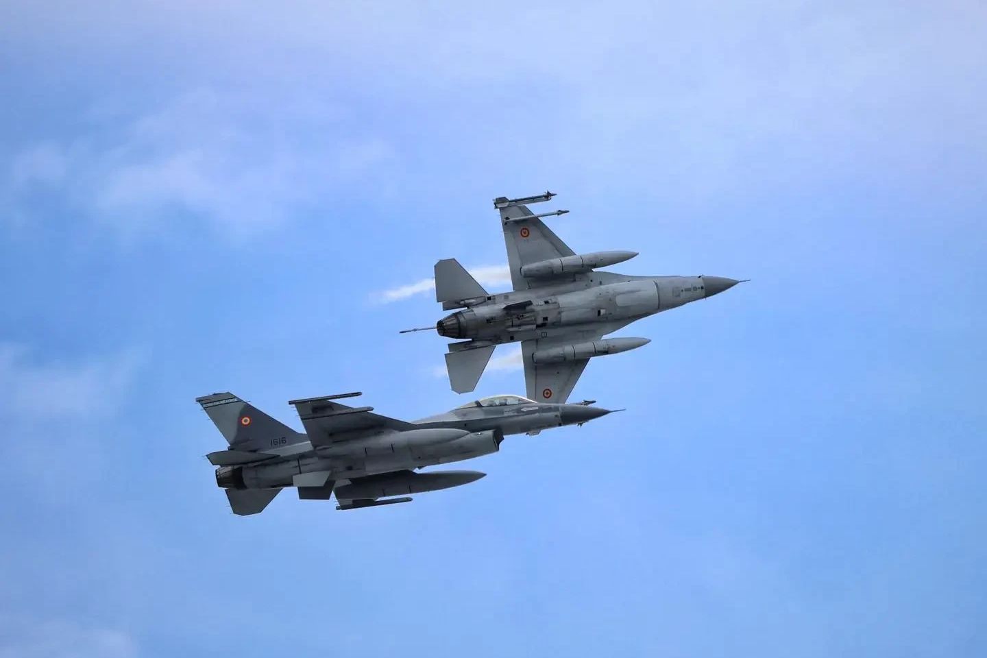 Alertă la graniță: o dronă rusească a încălcat spațiul aerian al României. Avioane de luptă, ridicate de la sol în miezul nopții