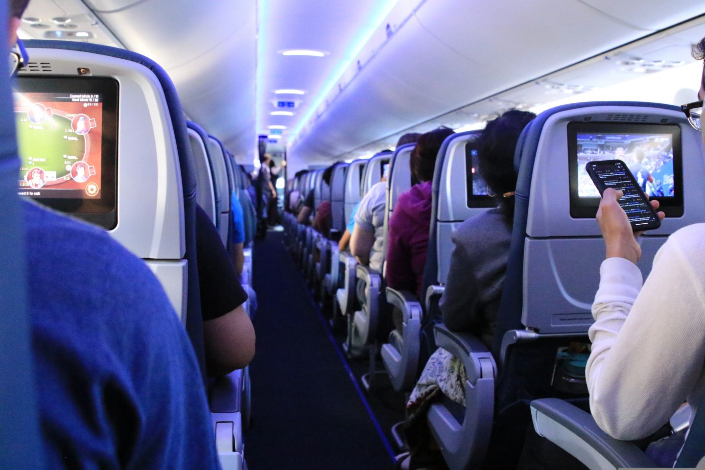 Locurile din avion pe care ar trebui să le eviți: sfaturile unui călător experimentat care a vizitat peste 80 de țări