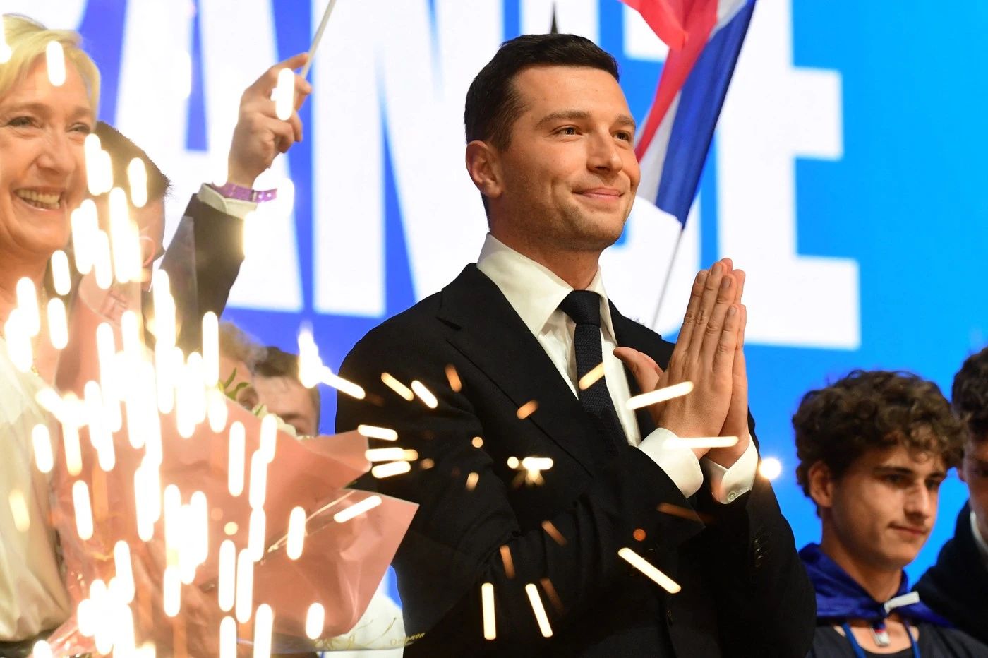 Procurorii Codruței Kovesi au pus tunurile pe candidatul cu cele mai mari șanse să îi ia locul lui Macron
