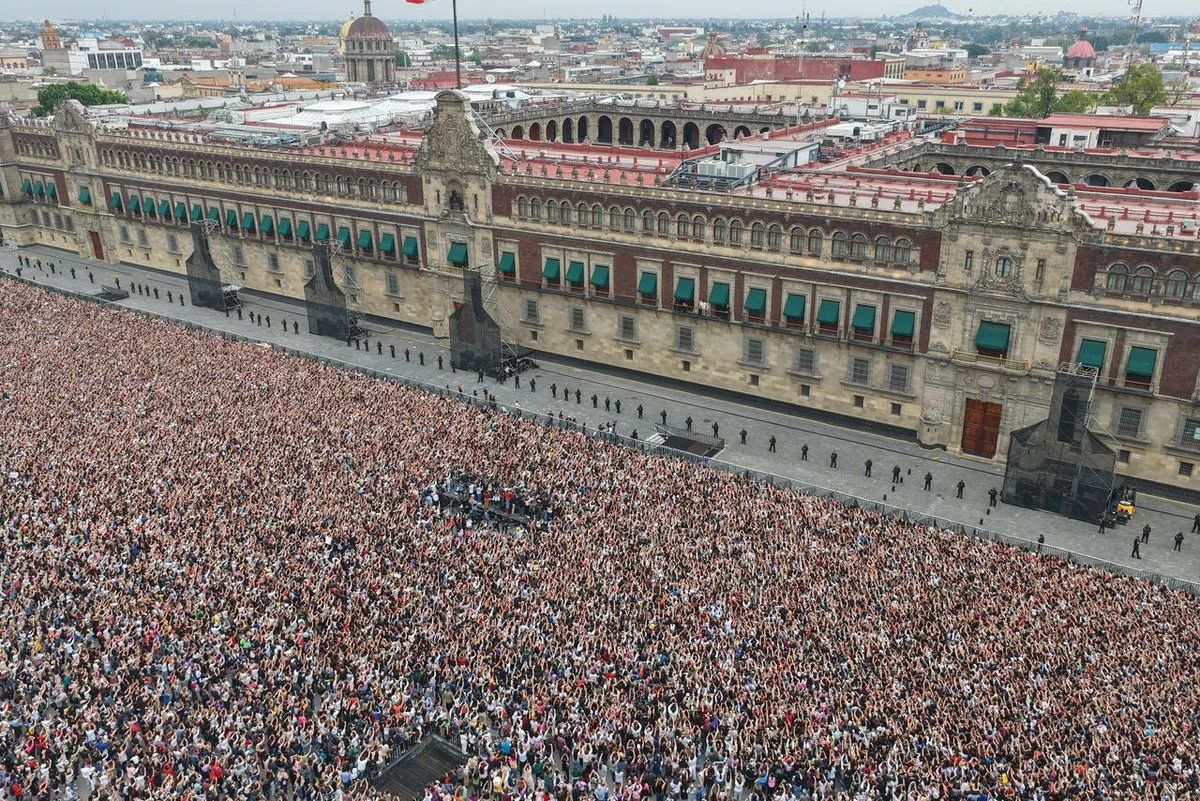 BTS, primire istorică în Mexic! Trupa K-pop întâmpinată de peste 50.000 de fani la Palatul Național: imagini uluitoare FOTO&VIDEO