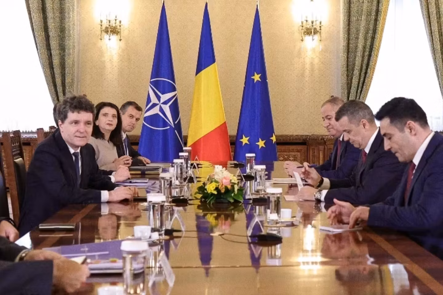 Nicușor Dan a stabilit programul consultărilor oficiale pentru formarea noului Guvern, de luni. PSD și AUR deschid discuțiile 