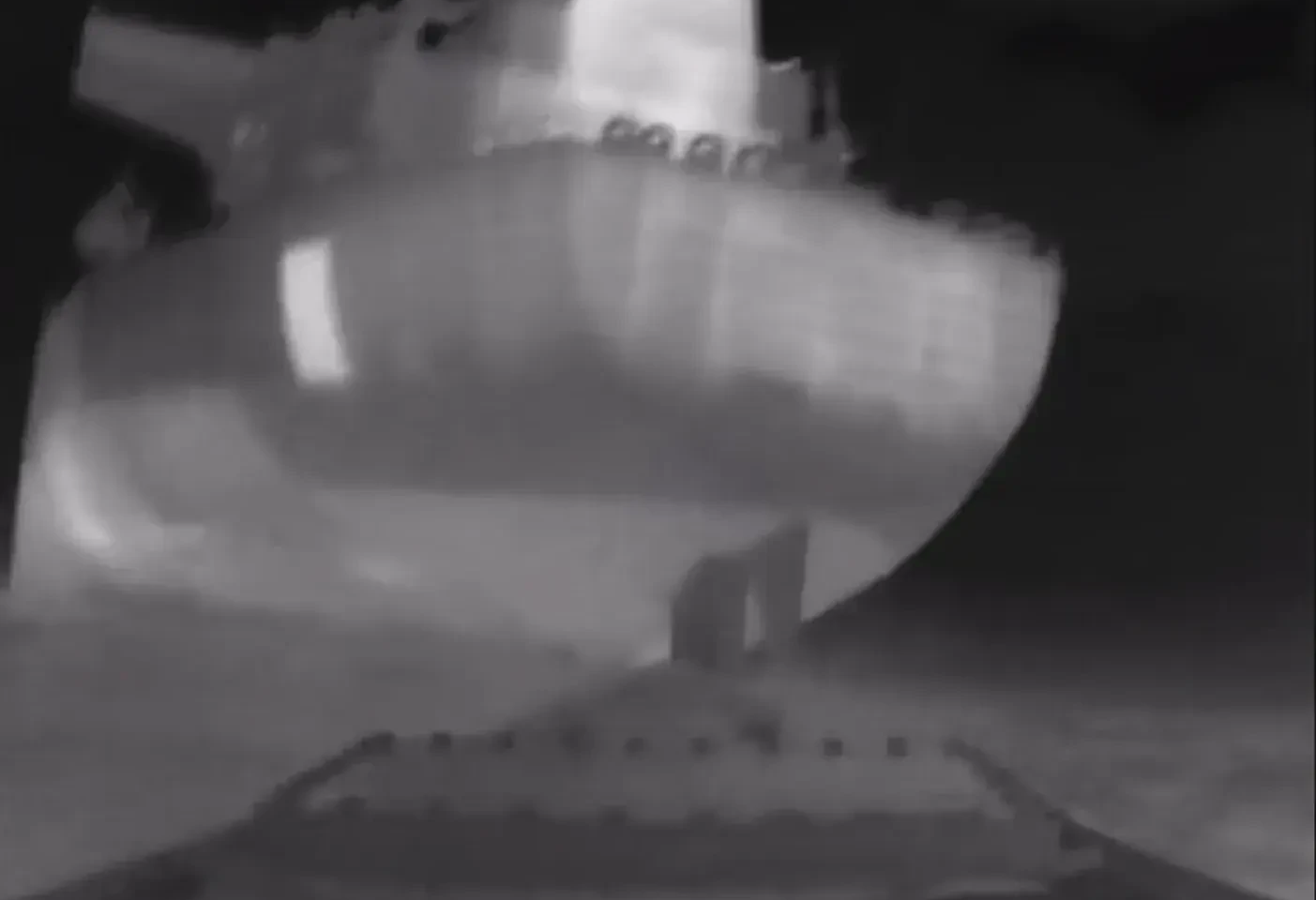 Lovitură pentru Rusia: două nave din „flota din umbră”, atacate de Ucraina în Marea Neagră. Zelenski: „Nu vor mai transporta petrol” - VIDEO