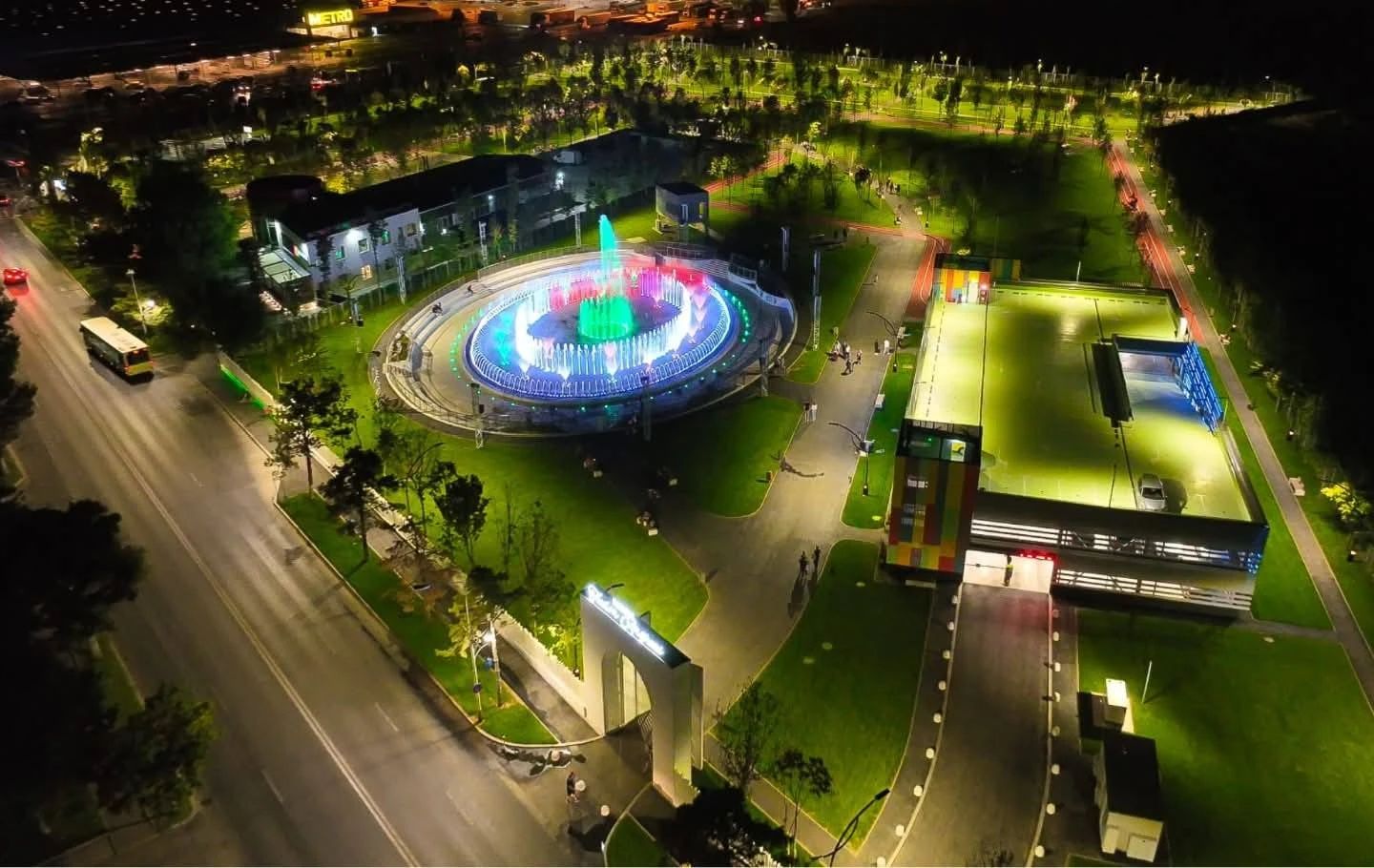 Extinderea parcului Tudor Arghezi va primi denumirea de „Parcul Prieteniei Româno-Americane Donald Trump”. Totodată, Doru Tureanu, legenda hocheiului românesc, va da numele patinoarului construit în Sectorul 4