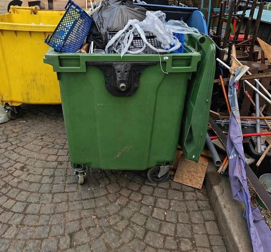 Stare de alertă în 65 de localități din Bacău: serviciul de salubritate, suspendat după expirarea contractului cu operatorul