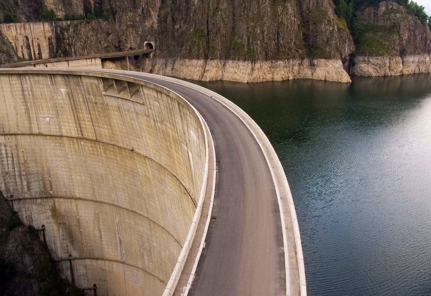 Secretul barajului Vidraru. Partea nevăzută a construcției pe care turiștii nu au cum să o observe
