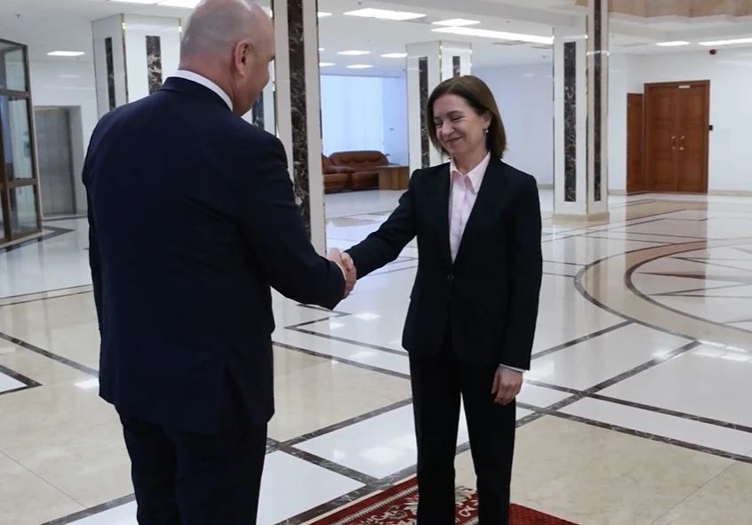 ANALIZĂ: De ce nu și-a întrerupt Ilie Bolojan vizita în Republica Moldova: ce ar urmări  