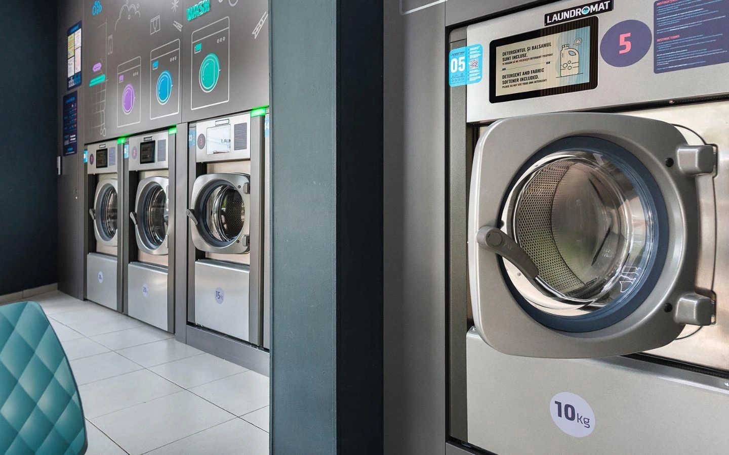 Laundromat vs. mașina de spălat de acasă: De ce românii încep să prefere spălătoriile self-service?