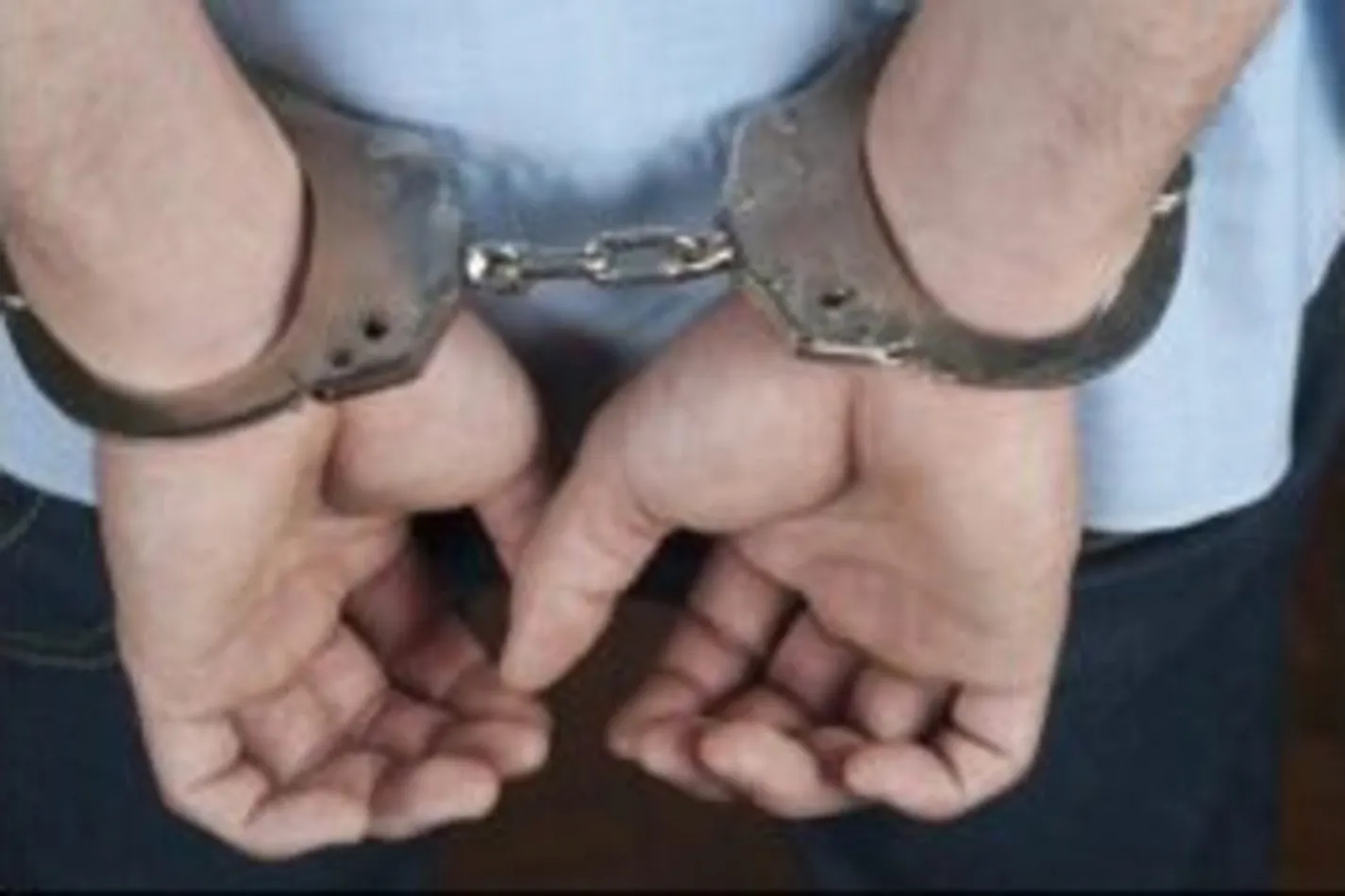 Bărbat de 25 de ani, cercetat după ce ar fi întreținut relații sexuale cu o fată de 13 ani