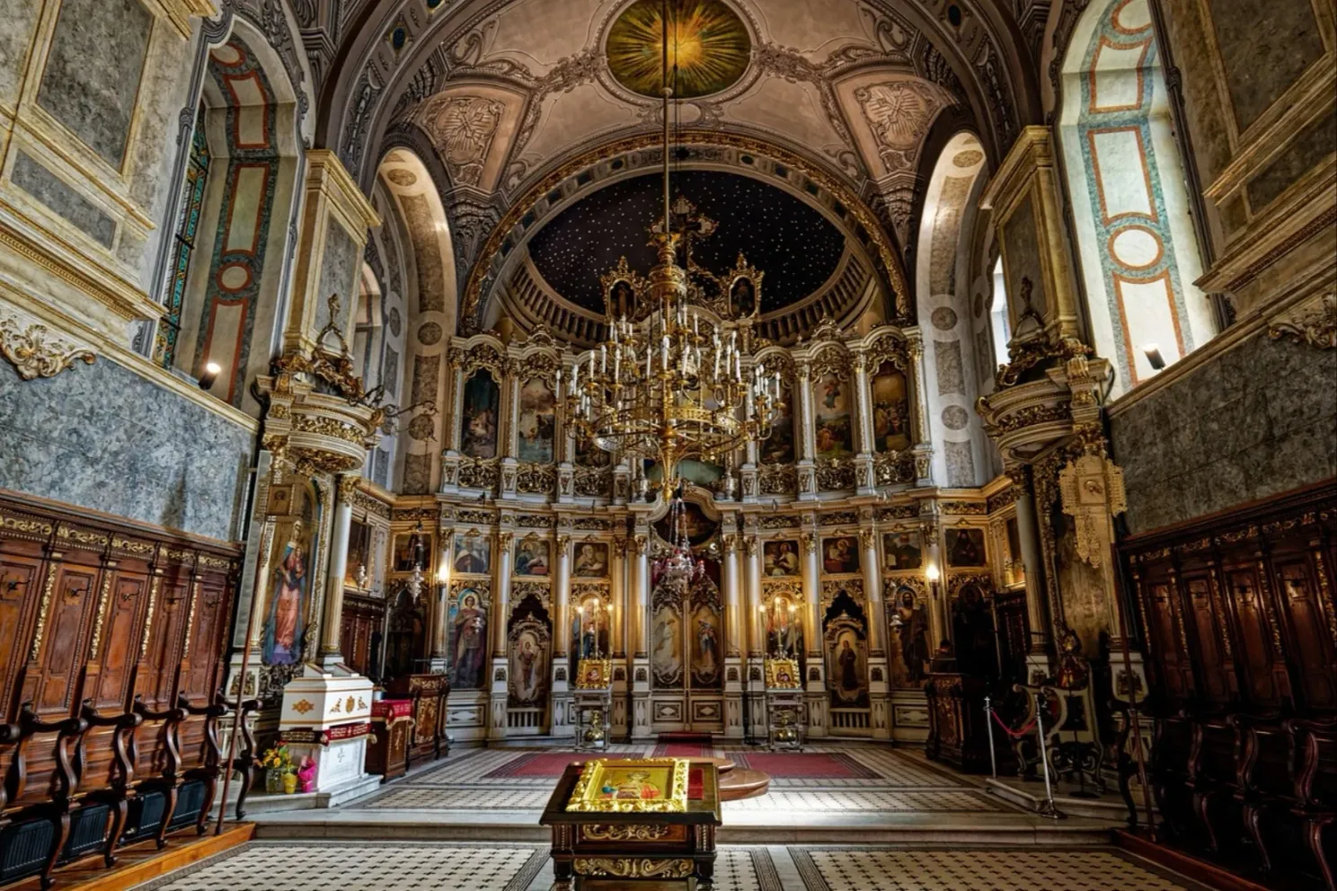 Ce sărbătoare e azi în România. Povestea impresionantă a sfântului pomenit în calendarul ortodox