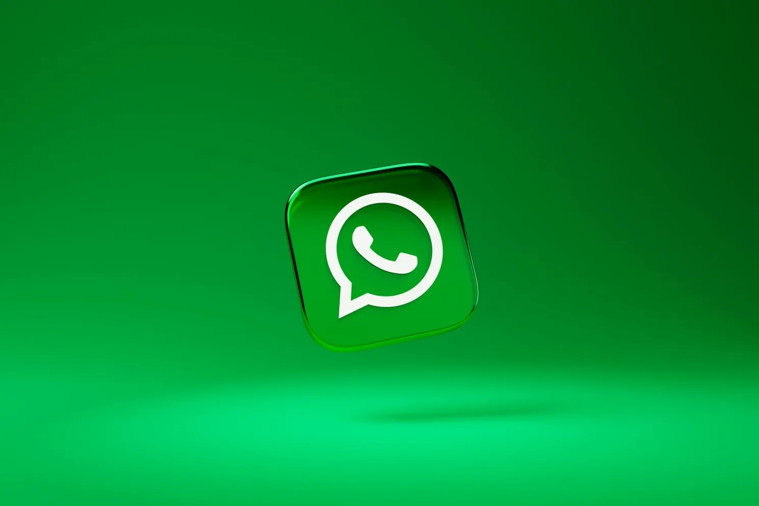 Cum îți pot prelua escrocii contul de WhatsApp fără să-l „spargă” și ce poți face ca să te protejezi