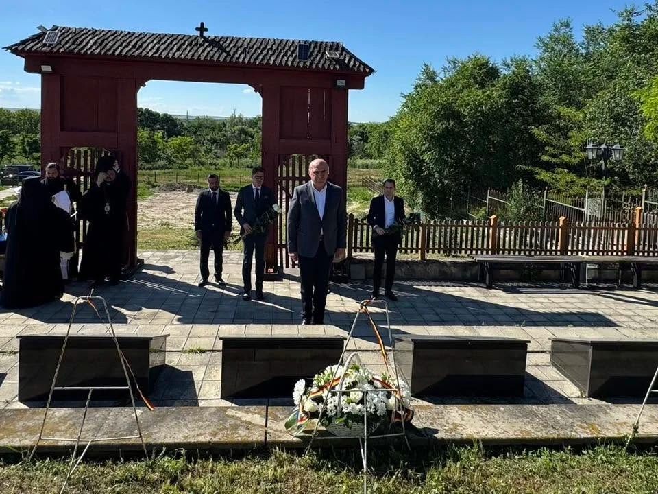 Ilie Bolojan s-a dus la Țiganca, la mânăstire, ca să comemoreze eroii României din Moldova