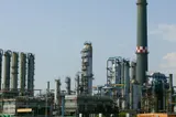 Cea mai mare rafinărie din țară își reduce consumul de energie