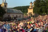 Pelerinaj la Mănăstirea Nicula: mii de credincioşi au mers pe jos de la Gherla pentru icoana făcătoare de minuni