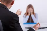 Cazul bizar al unei tinere de 22 de ani din Spania: a fost concediată pentru că venea prea devreme la muncă